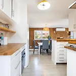 Casa *